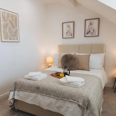 Cricketers View Nyaraló Bradford