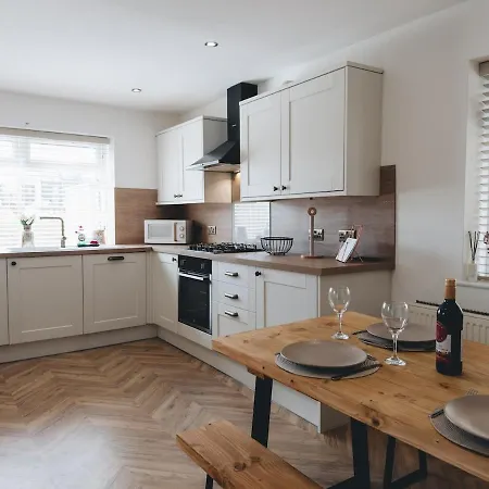 Nyaraló Cricketers View Bradford