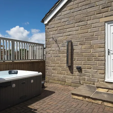 Nyaraló Cricketers View Bradford