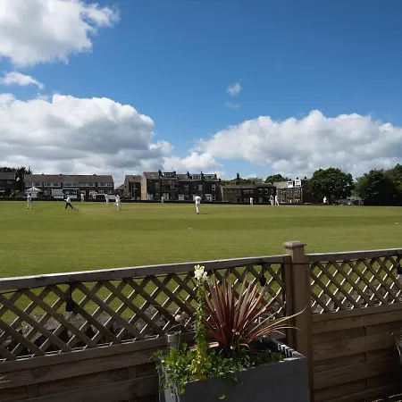 Nyaraló Cricketers View *